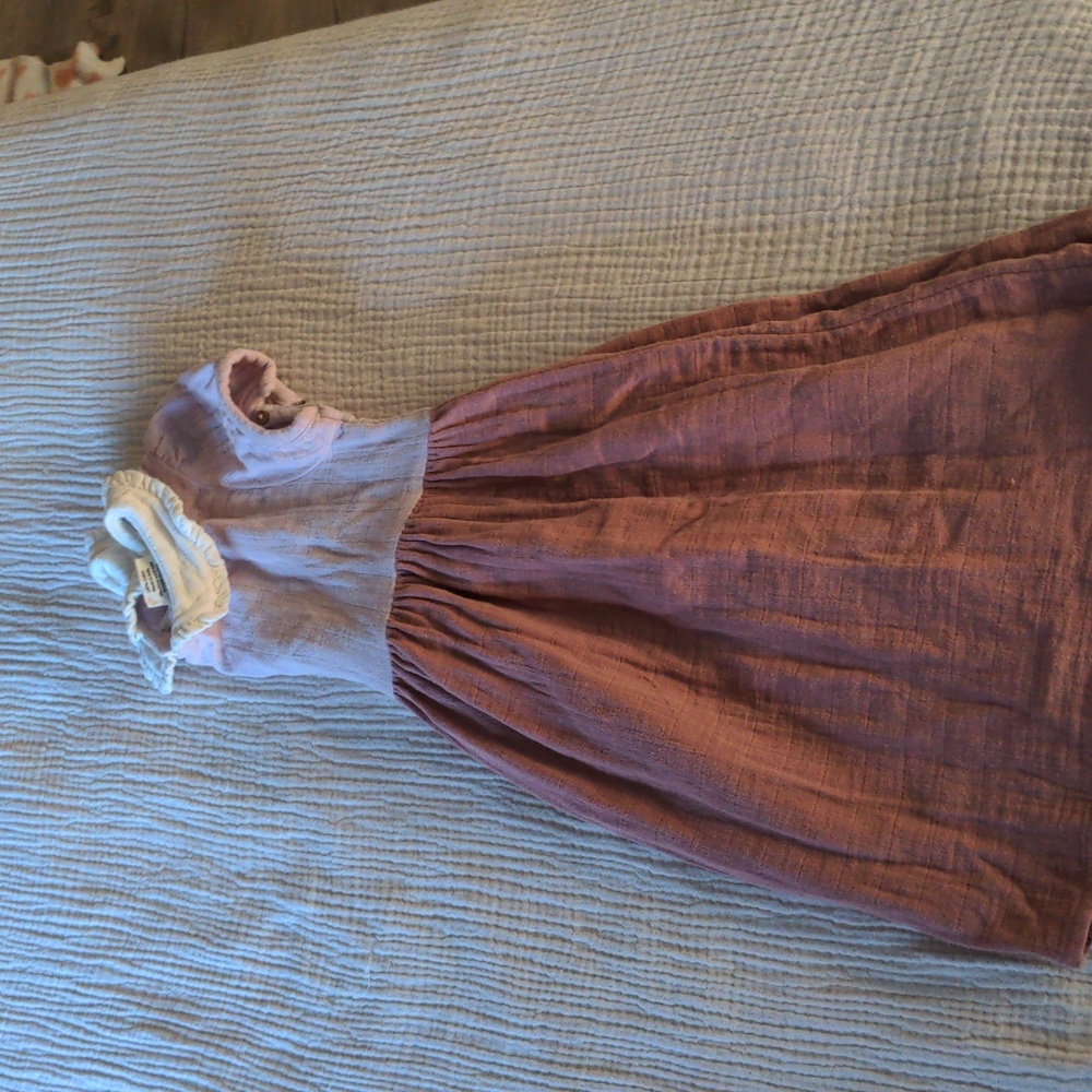 City Mouse dress. Sz 8 Peter pan collar muslin dress